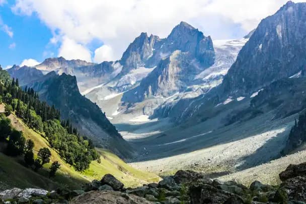 The northern region of Kashmir comprising Lolab, Bangus and Kupwara.
