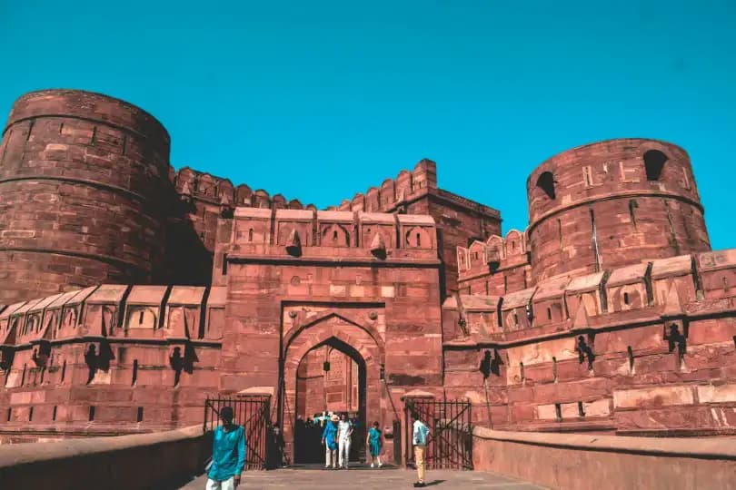 Agra Fort + Riverside