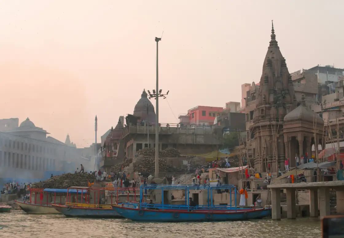 Manikarnika Ghat & Cremation Ghat Etiquette — The Critical Guide for Respectful Visitors
