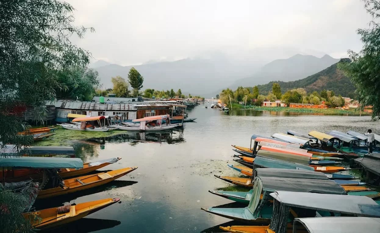 Top 10 Attractions in Kashmir & Gondola Booking Guide