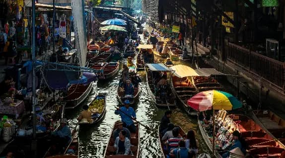 Damnoen Saduak & Amphawa Floating Markets
