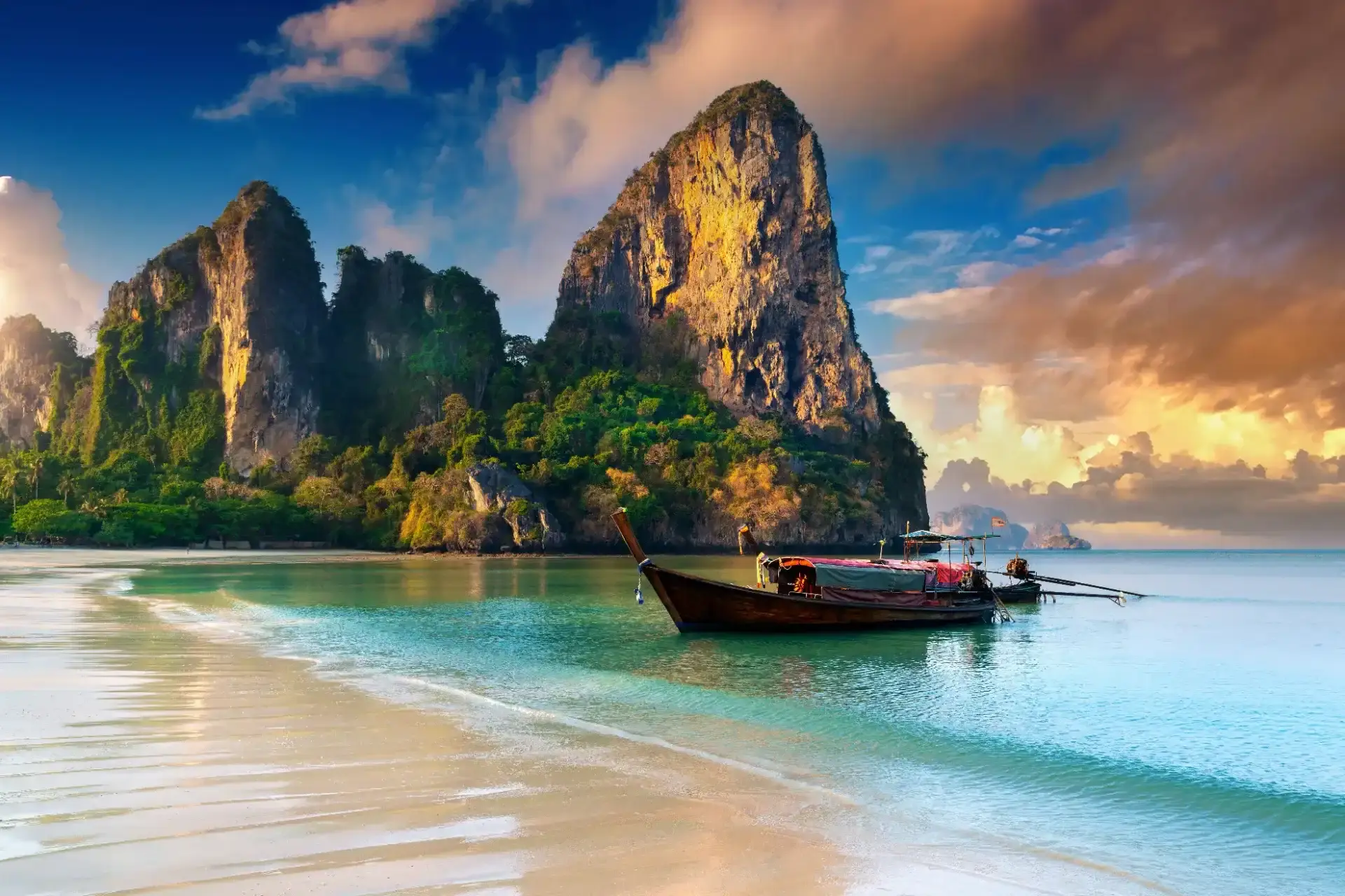 Relax in Sun-Kissed Mauritius: Coral Reefs, Islands & Tailored Trips