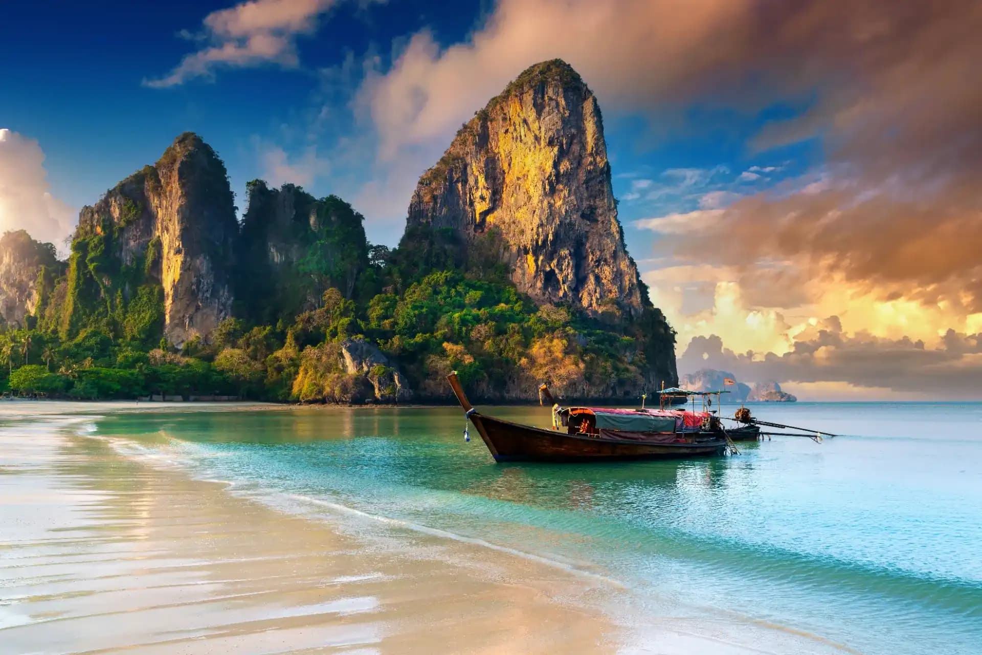 Relax in Sun-Kissed Mauritius: Coral Reefs, Islands & Tailored Trips