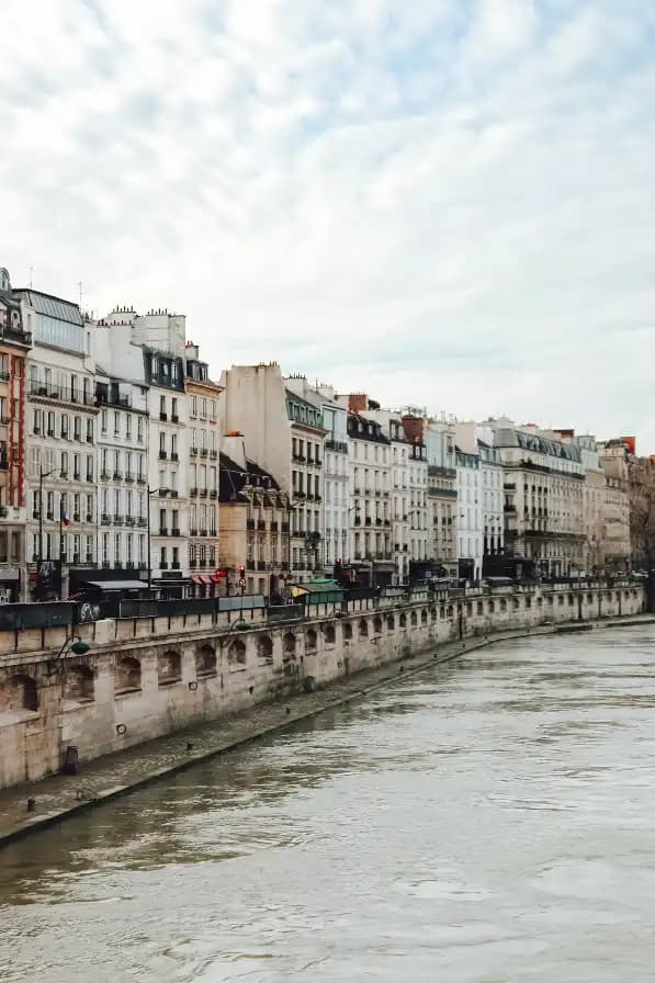 Classic Paris Highlights Tour Package with Iconic Sightseeing Experiences