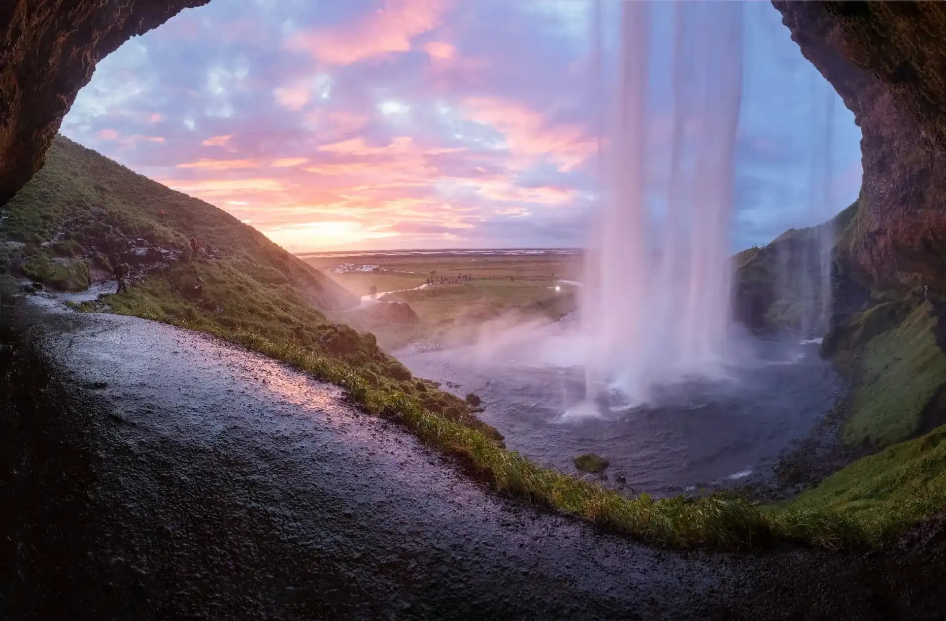 Iceland Luxury Aurora and Boutique Stays