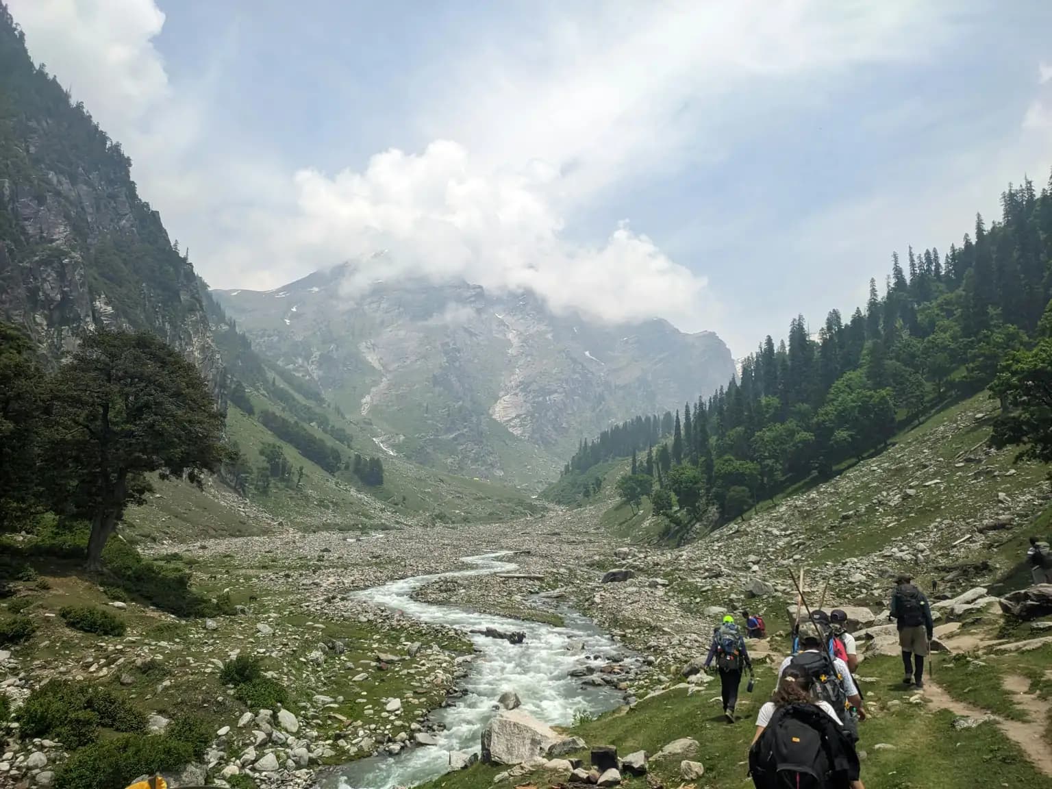 Hampta Pass at 4,270 Metres & Chandratal Before Dawn: A 7-Day Solo Manali Adventure Trek from Kullu Green to Lahaul Desert