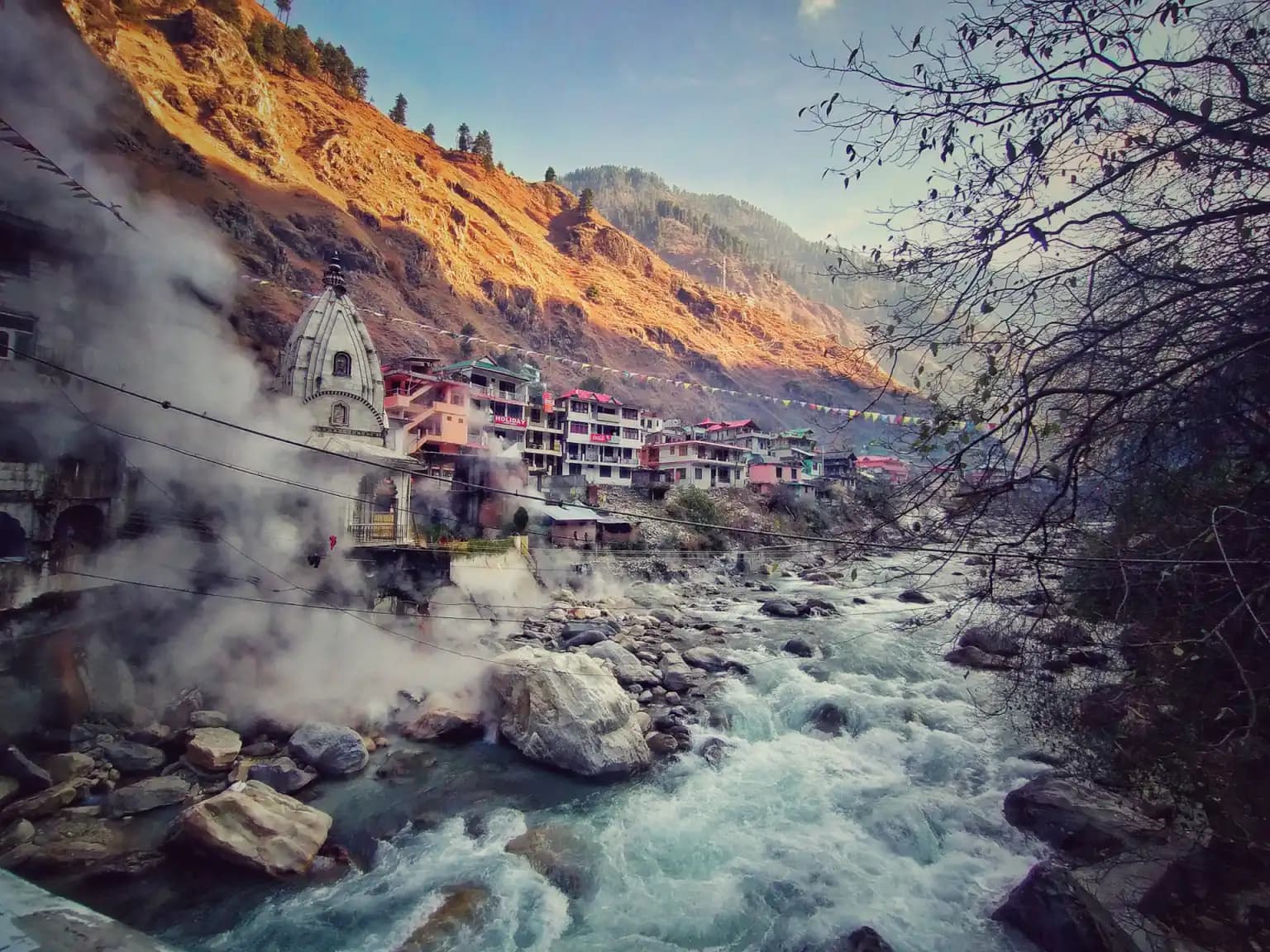 Beas at 7 AM & Old Manali Lanes: A 6-Day Budget Solo Manali Trip from Rafting Grade 3 to Parvati Valley Cafés