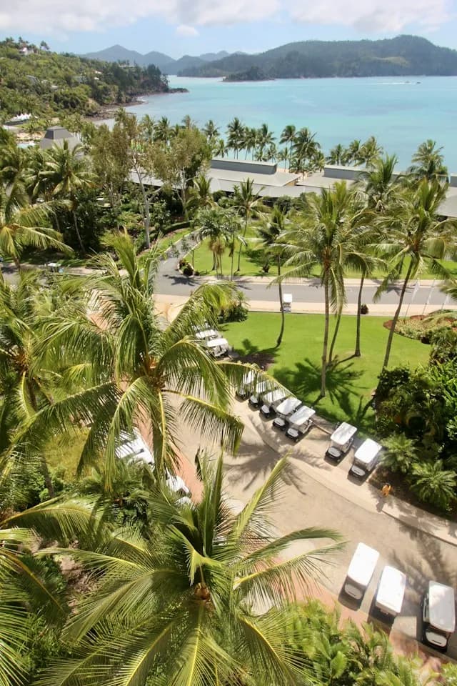 hamilton island reef view hotel beach